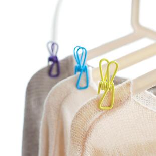 Pack of 10 clothespins for home use, small clips for drying