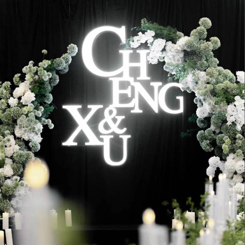 婚礼霓虹灯发光字logo无边字背景装饰新人名设计英文字母灯箱