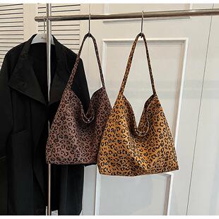 通勤包包女大学生上课包平板背包装 书手提托特包大容量斜挎包简约