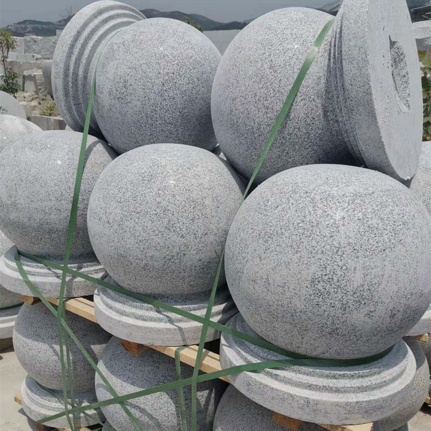 花岗岩芝麻灰石球五莲花路障石挡车石异形坐凳主供市政园林工程