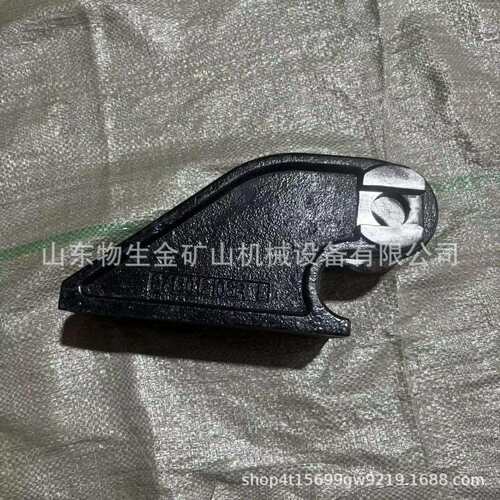 临工宽体自卸车配件临工矿车配件临工mt86驾驶室翻转支架右