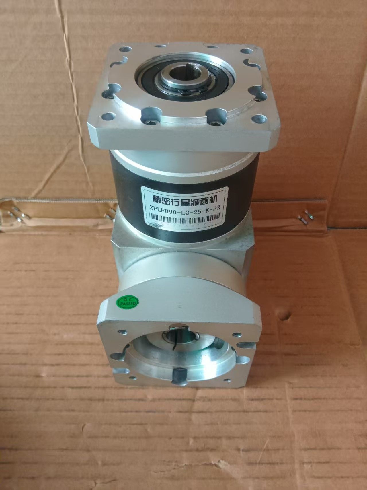 750w中空直角精密行星减速机：速比1/25∥ZPLF090