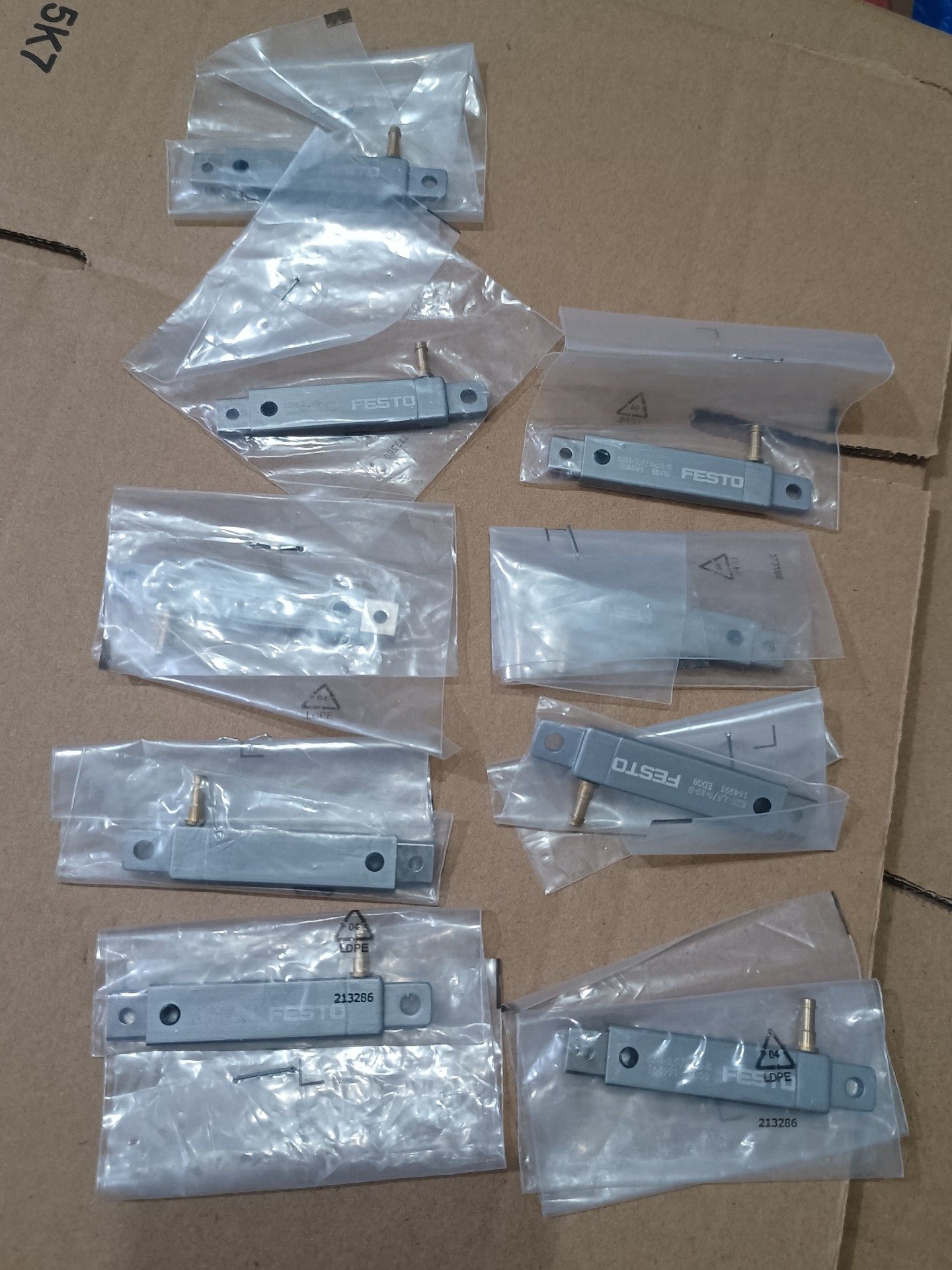 全新FESTO气缸EZH-2,5/9-10-B订货号1649