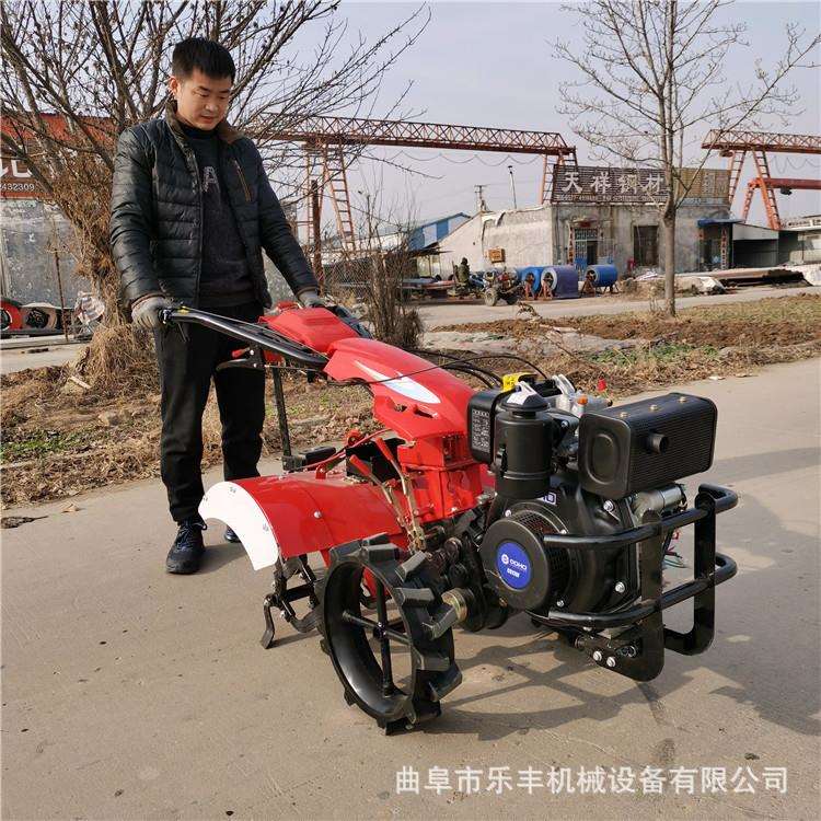 汽油四驱大马力四驱微耕机山区丘陵微耕机手扶汽油旋耕机