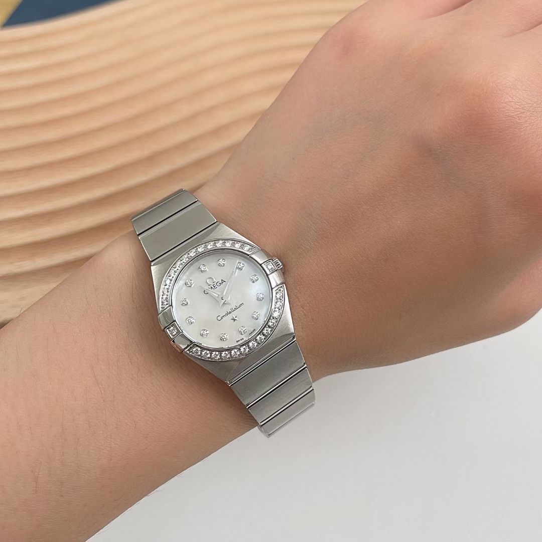 98新欧米茄星座贝母盘原钻123.15.24.60.55.003石英24mm女表