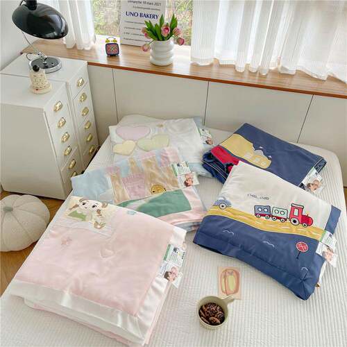 【折扣价】夏季天丝夏凉被四件套儿童幼儿园冰丝绣花夏被三件套可