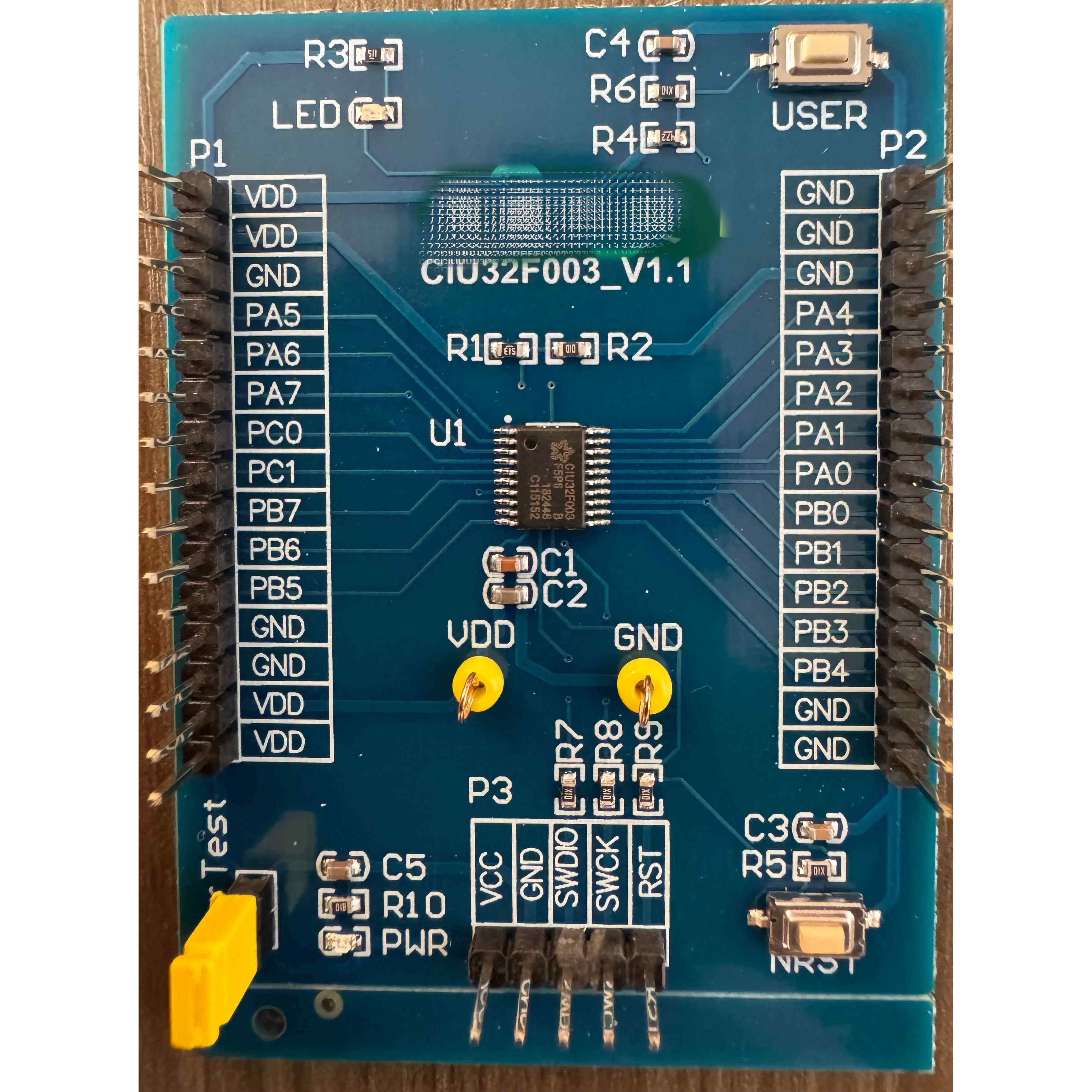 CIU32F003开发板 - 实物图