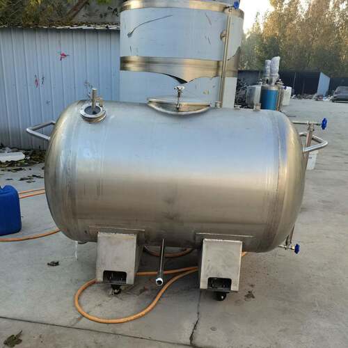 果酒储存罐不锈钢储酒容器家用储酒罐1吨白酒储存罐加高支腿