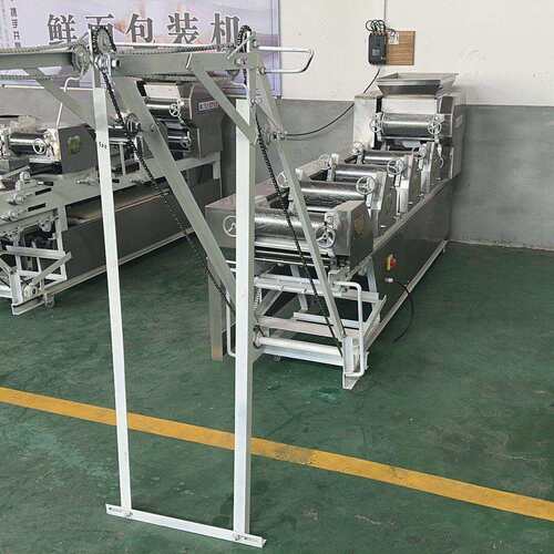 汇宇压面机大型多功能商用鲜湿面条叠皮一体机全自动爬杆挂面机