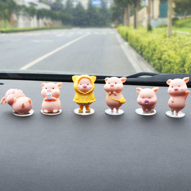 创意车载汽车中控台减压小猪新款网红办公室桌面车内装饰摆件用品