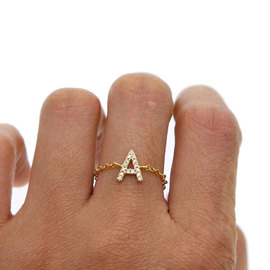 把Ta的名字戴手上~原创设计26个英文字母钢钛镀金锆石链条戒指ins
