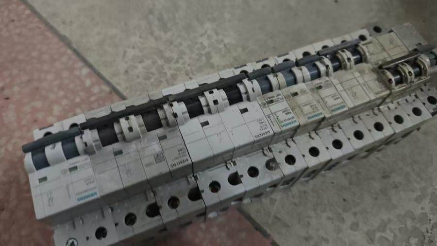 1月19日北京【京械9931】单位淘汰报废处置西门子空开一批网络拍卖公告