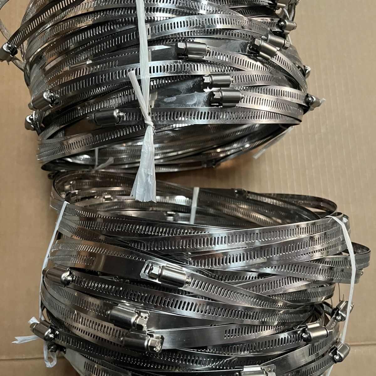 201不锈钢十字全牙喉箍卡全丝抱箍监控全扣全孔卡箍扎带新风抱圈