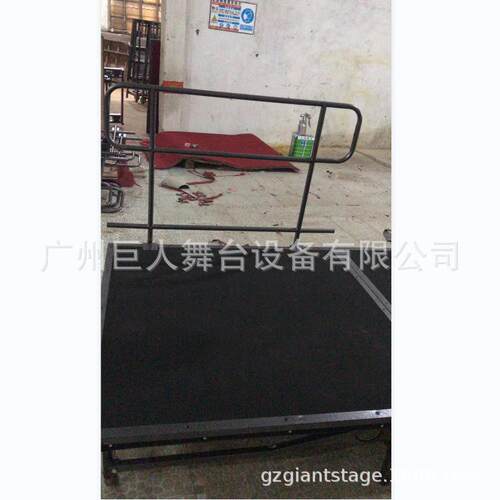 带护栏铁质折叠舞台1.22*2.44m活动舞台红色地毯舞台