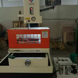 供应精品走电火花机床dk7732c精神 步进工匠走中丝出 丝线切割中