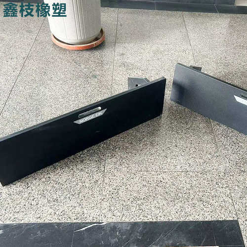 足球反弹板学校球场传球控球训练器足球回弹板训练反弹板挡板