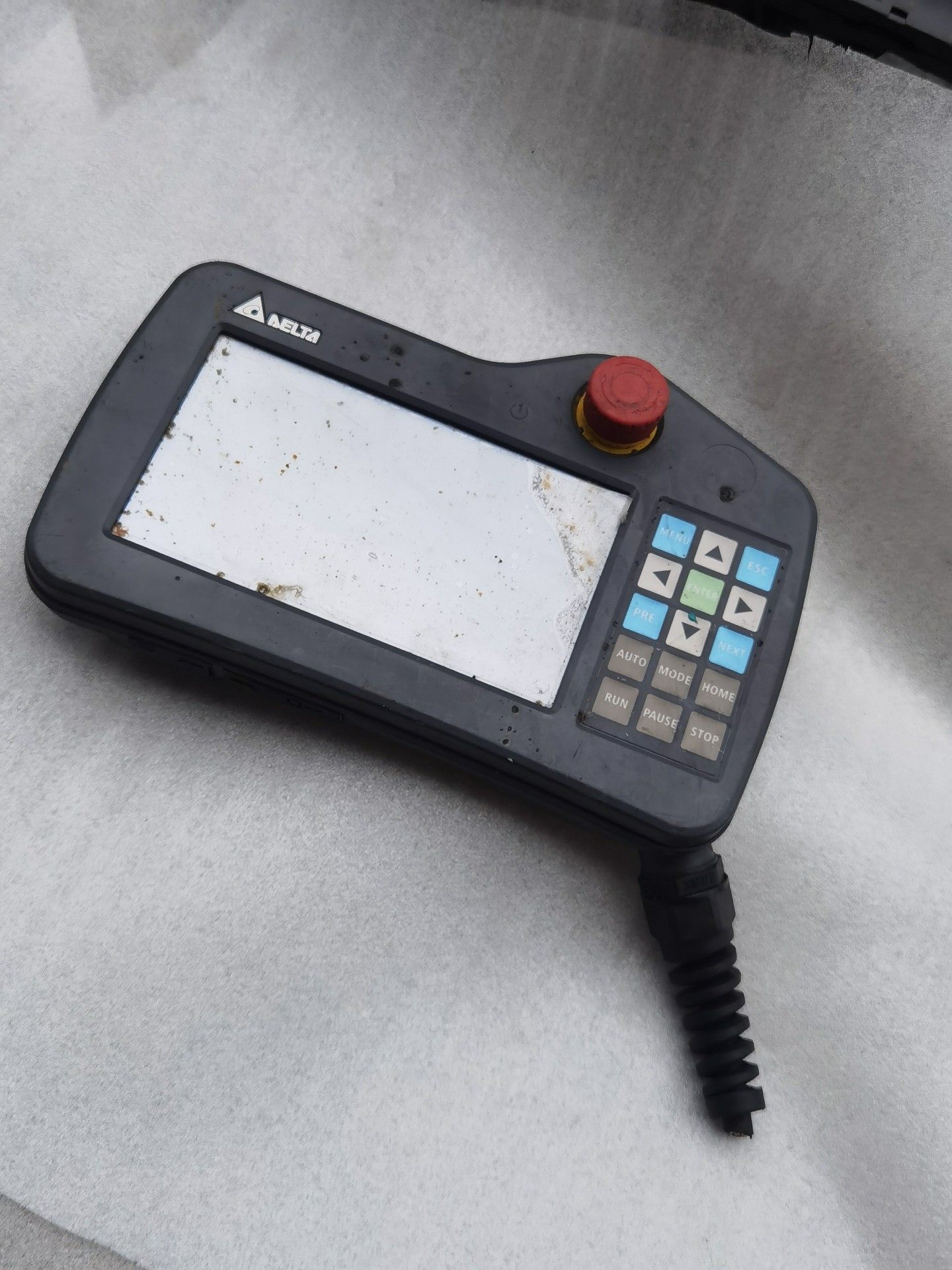 台达机械手示教器DOP-107HE42A闲置拆机，详见图