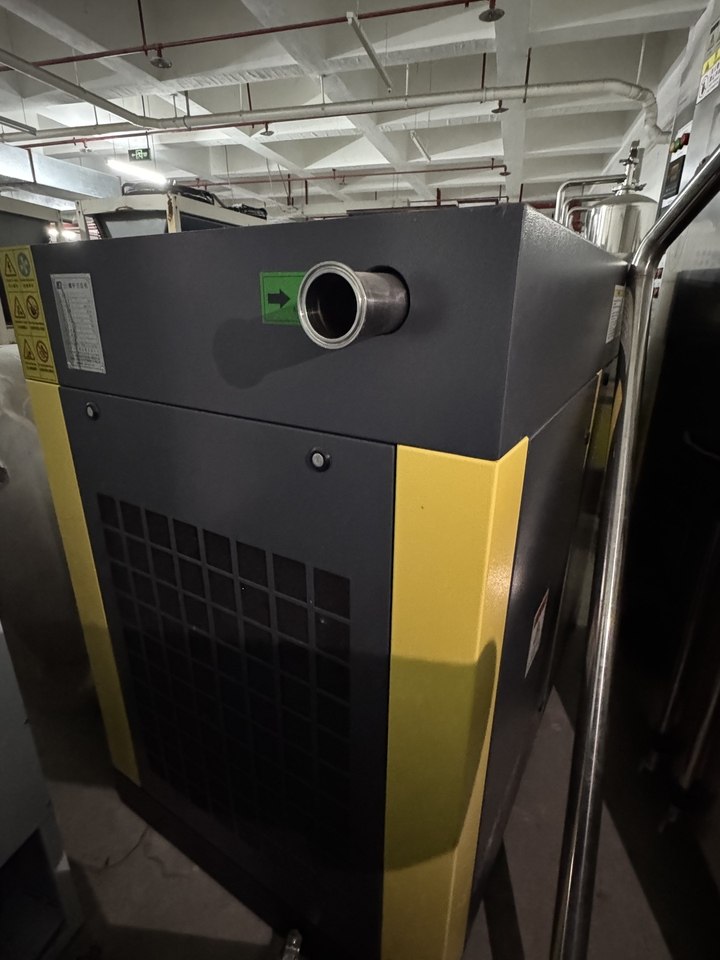 1月30日南通螺杆空压机1台，规格型号:YLF37网络拍卖公告