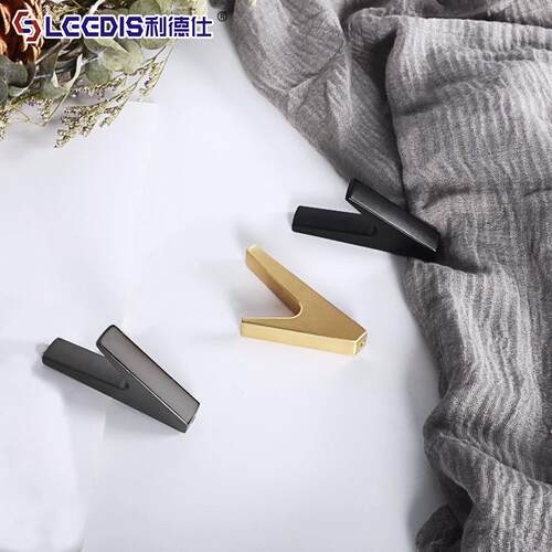 厂家直销现代简约橱柜衣柜衣钩厨房浴室墙装单钩家具衣帽挂钩