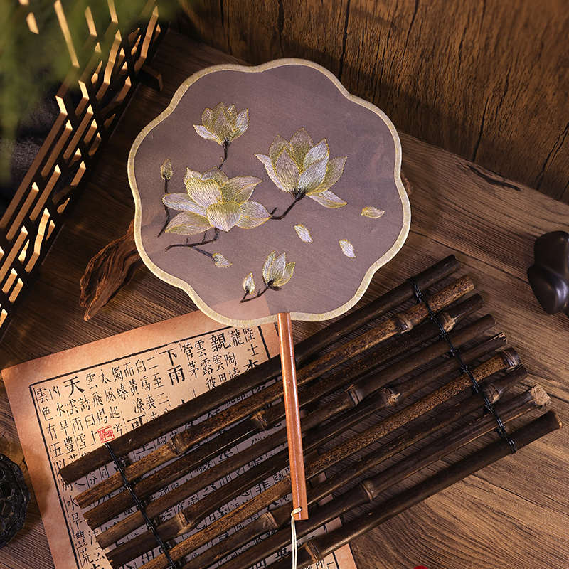 苏绣扇子拍摄扇绣花宫扇双面绣团扇精品苏州圆形扇中国风汉服配饰
