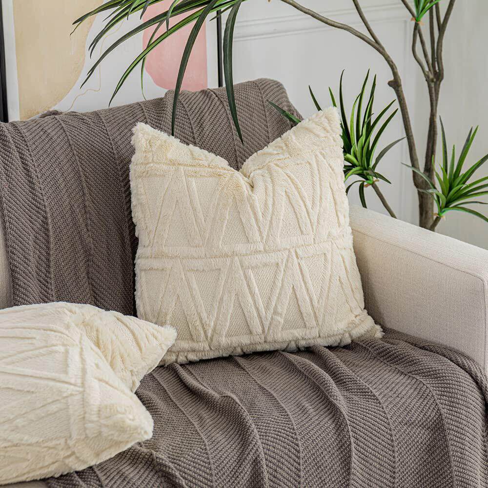 北欧ins轻奢毛绒抱枕客厅沙发靠垫腰靠枕床头靠背垫抱枕套40x40