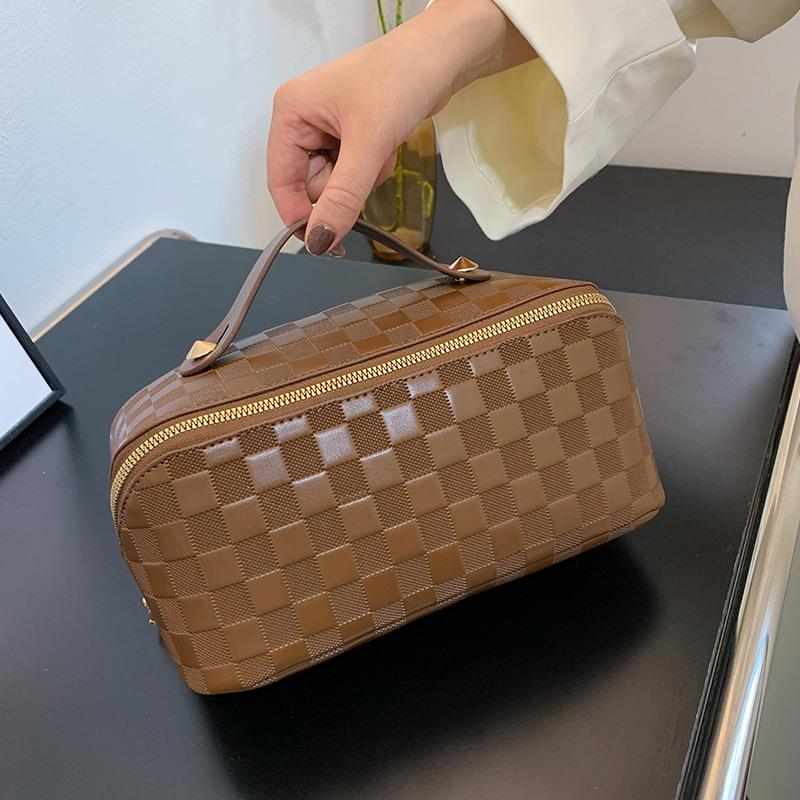 新款直销现货时尚手提化妆包女大容量格子韩版高级感便携旅行化妆