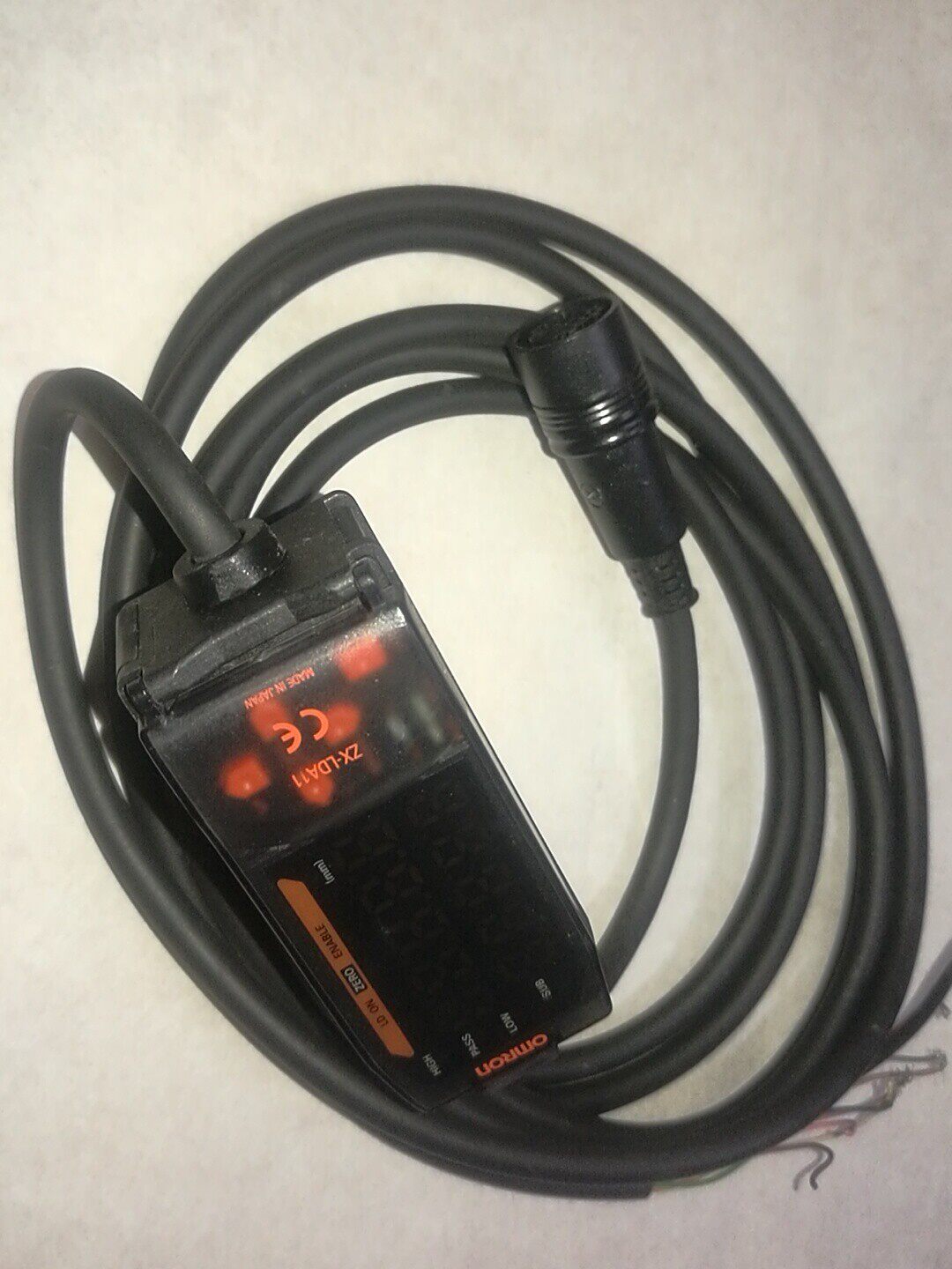 ZX-LDA11  欧姆龙 OMRON 位移传感器