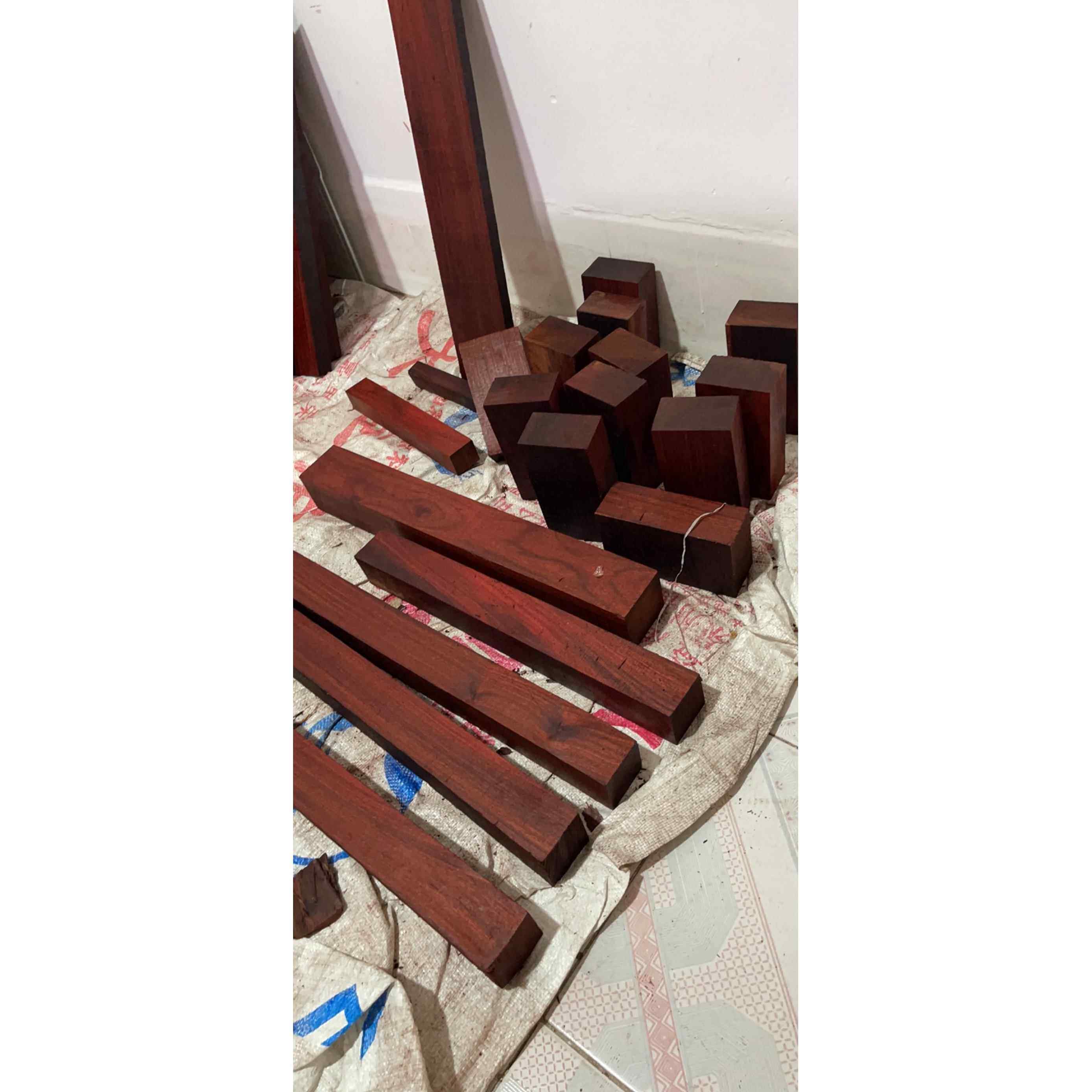 小叶紫檀原木料边角料下脚料红木实木diy雕刻料金丝楠木佛珠手串