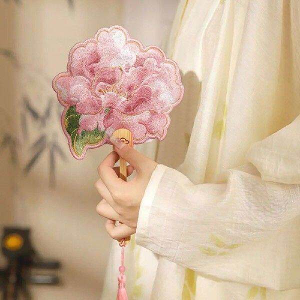 Hanfu Handheld Embroidered Round Fan with Pendant Floral