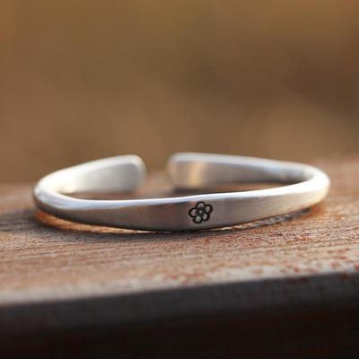 新款999工纯银法手原创计设实心磨砂古复古梅花手镯送女友闺蜜