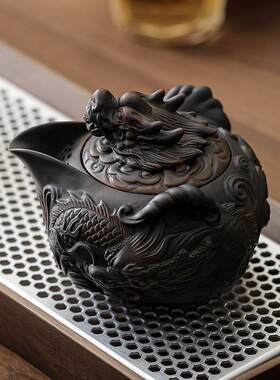 采购产品紫砂雕刻祥龙手握壶，一壶，两杯功夫茶具，覆古旅行茶具