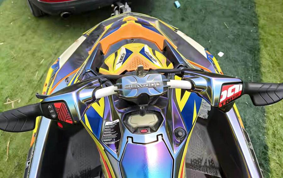 庞巴迪火花摩托艇正常启动使用带拖车有倒挡翘头模式贴黄色膜淡水使用