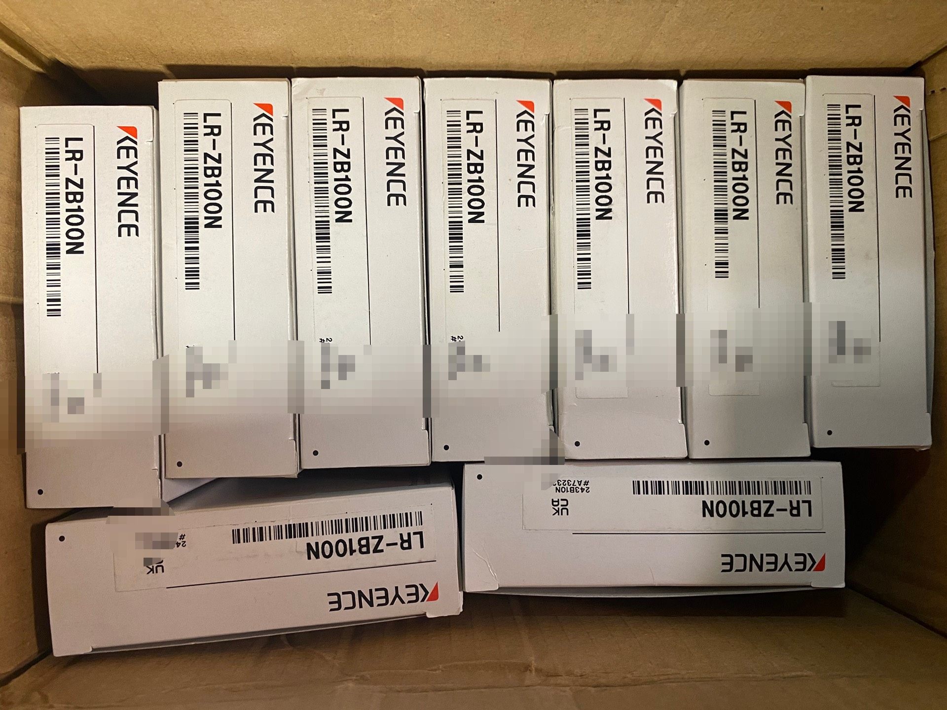 基恩士LR-ZB100N，全新正品码盒一致。