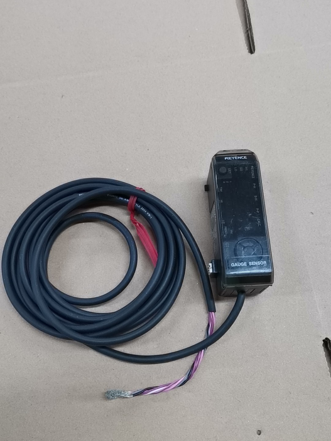 基恩士传感器GT-72A原装正品，功能包好，原长线，玻璃盖有