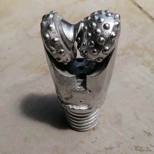 60mm23/8寸镶齿牙轮钻头AW扣