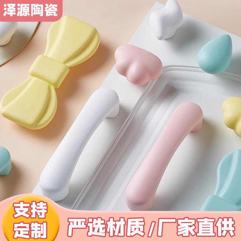 衣柜挂钩衣柜横杆挂钩衣柜外侧面挂钩高级感创意可爱星星儿童衣柜