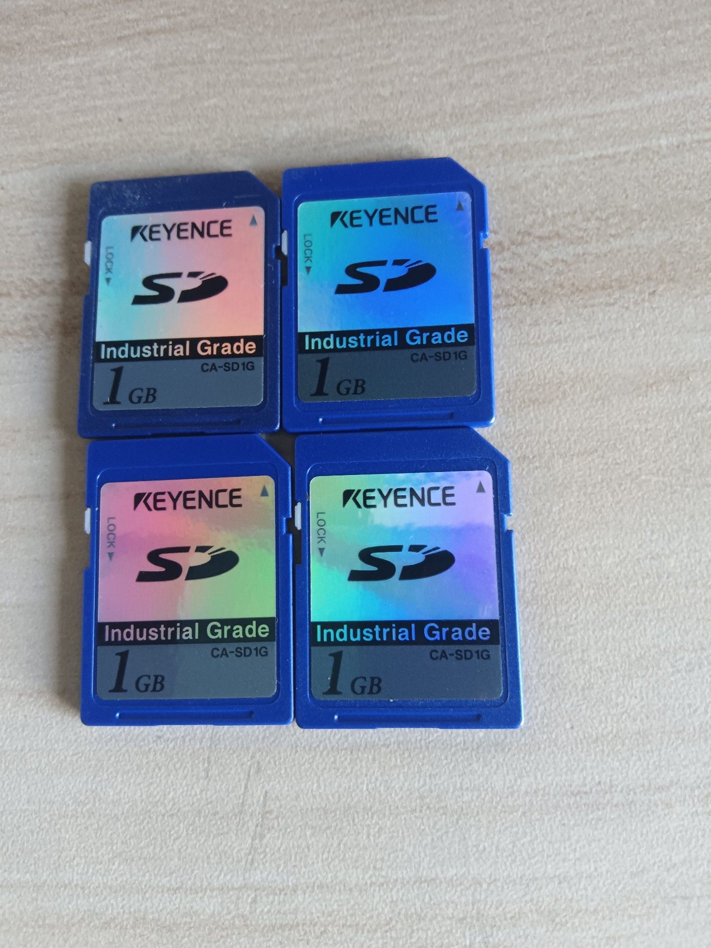 CA-SD1G，基恩士内存卡1GB实物图包好