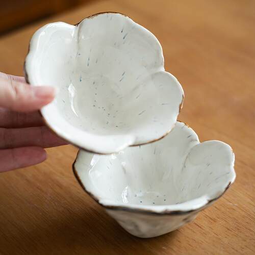 创意手捏感陶瓷花朵味碟小碟子家用餐具碟调味碟酱油碟醋碟蘸料碟