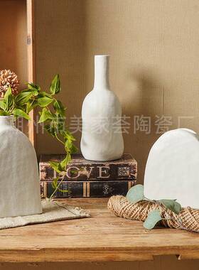 素烧白色陶瓷花瓶ins侘寂风摆件工艺品民宿软装组合花瓶