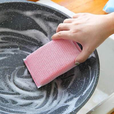 Manufacturer of dual-sided cleaning sponges for the kitchen: