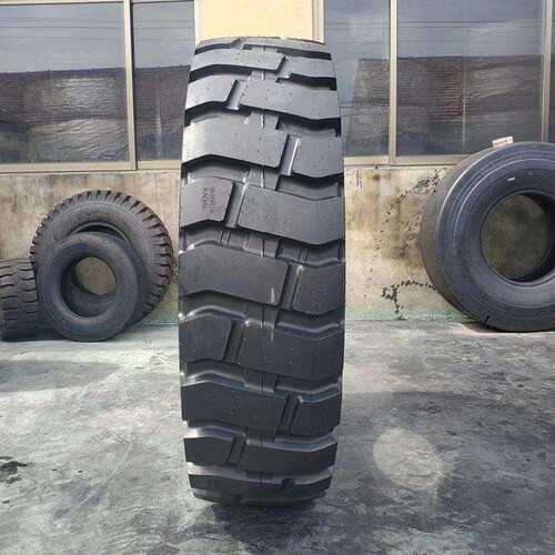 1600R24轮胎 1400R24平地机全钢丝工程机械加厚耐磨轮胎