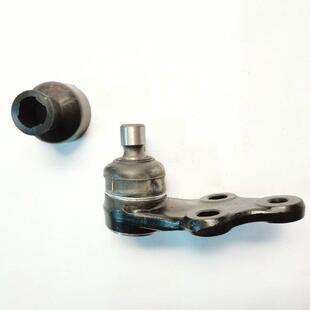 使用众泰大迈X7SR9T700下支臂球头下摆臂下悬挂球头总成原厂配件