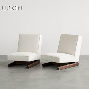 北欧简约沙发单人休闲椅设计师款布艺皮革酒店民宿实木无扶手椅