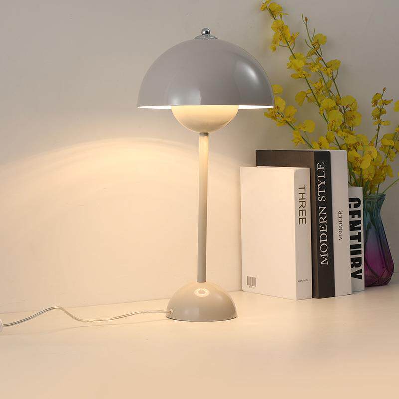 全光谱护眼台灯卧室床头灯花苞复古奶油风学习专用书房防蓝光台灯