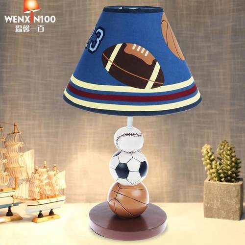 正品足球台灯男孩卧室床头灯儿房童创意卡通球装篮浪饰可调光小夜