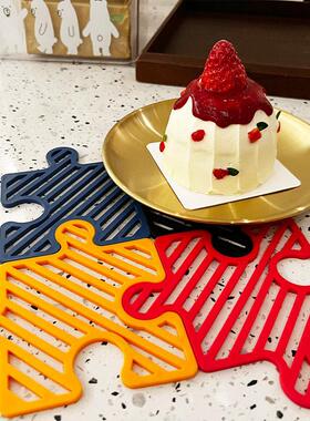 Puzzle-style heat-insulating mats, creative interlocking pla