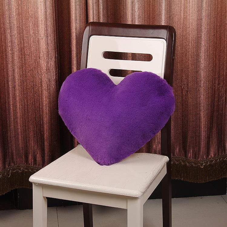 厂家热销兔毛心形皮毛靠垫抱枕被