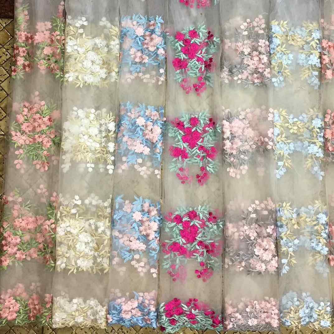 网纱多色刺绣布厂家跑量亮片立体蕾丝古装连衣裙汉服绣花面料