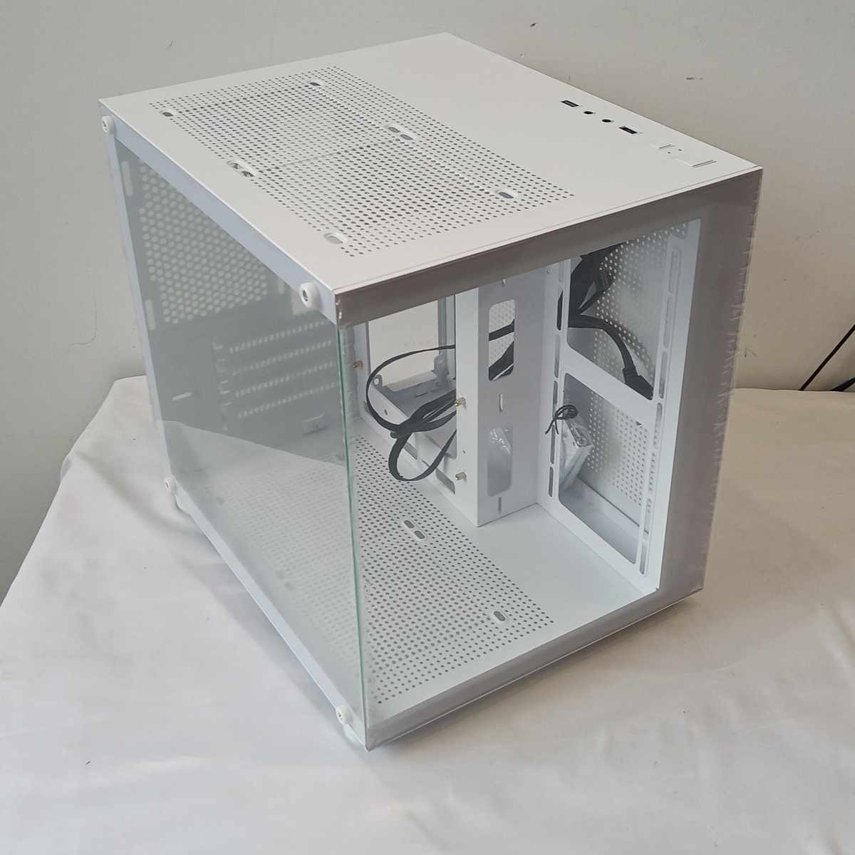 无立柱海景房电脑机箱台式机全侧透明matx白色240水冷mini迷你itx