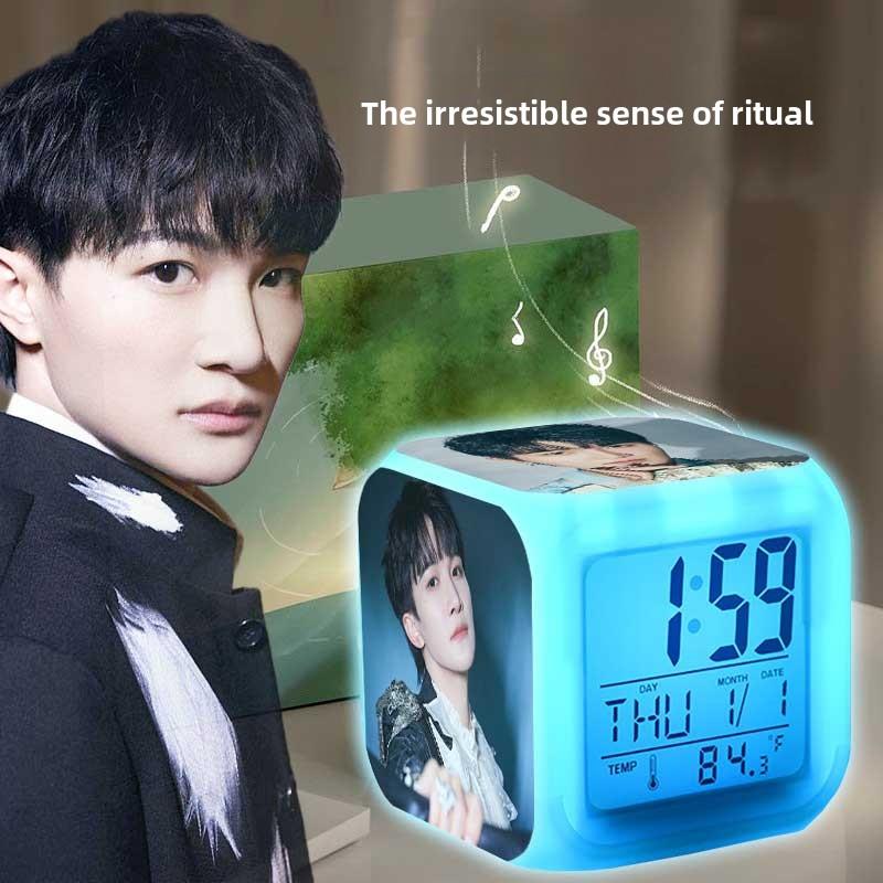 周神闹钟夜灯电子表一体机名人周边同款原米支持日历学生年生日礼